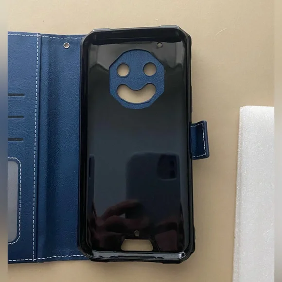 NWT- iPhone case + wallet - Picture 6 of 8